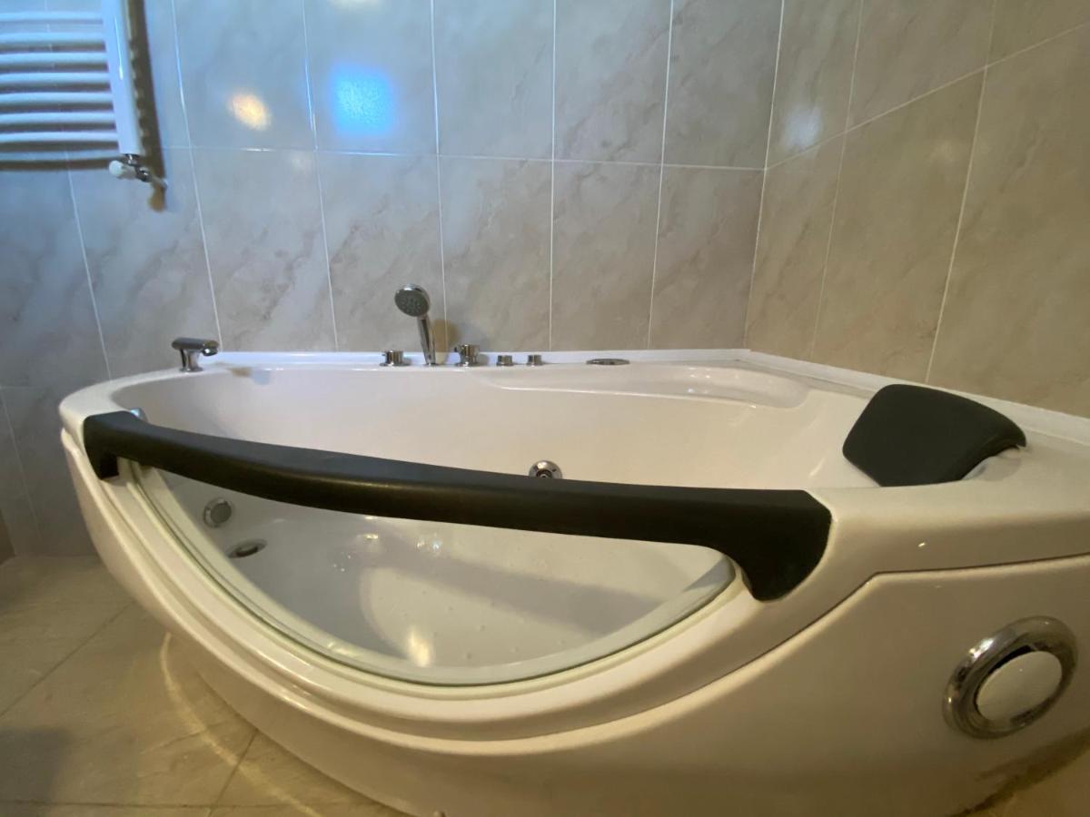 Mtsʼkhetʼa Hotel Aragvi מראה חיצוני תמונה